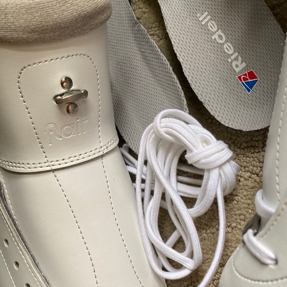 NEW IN BOX Riedell | Flair 910 Ice Skates Size 4 with Eclipse Astra 9 1/4” Blade - Picture 13 of 17